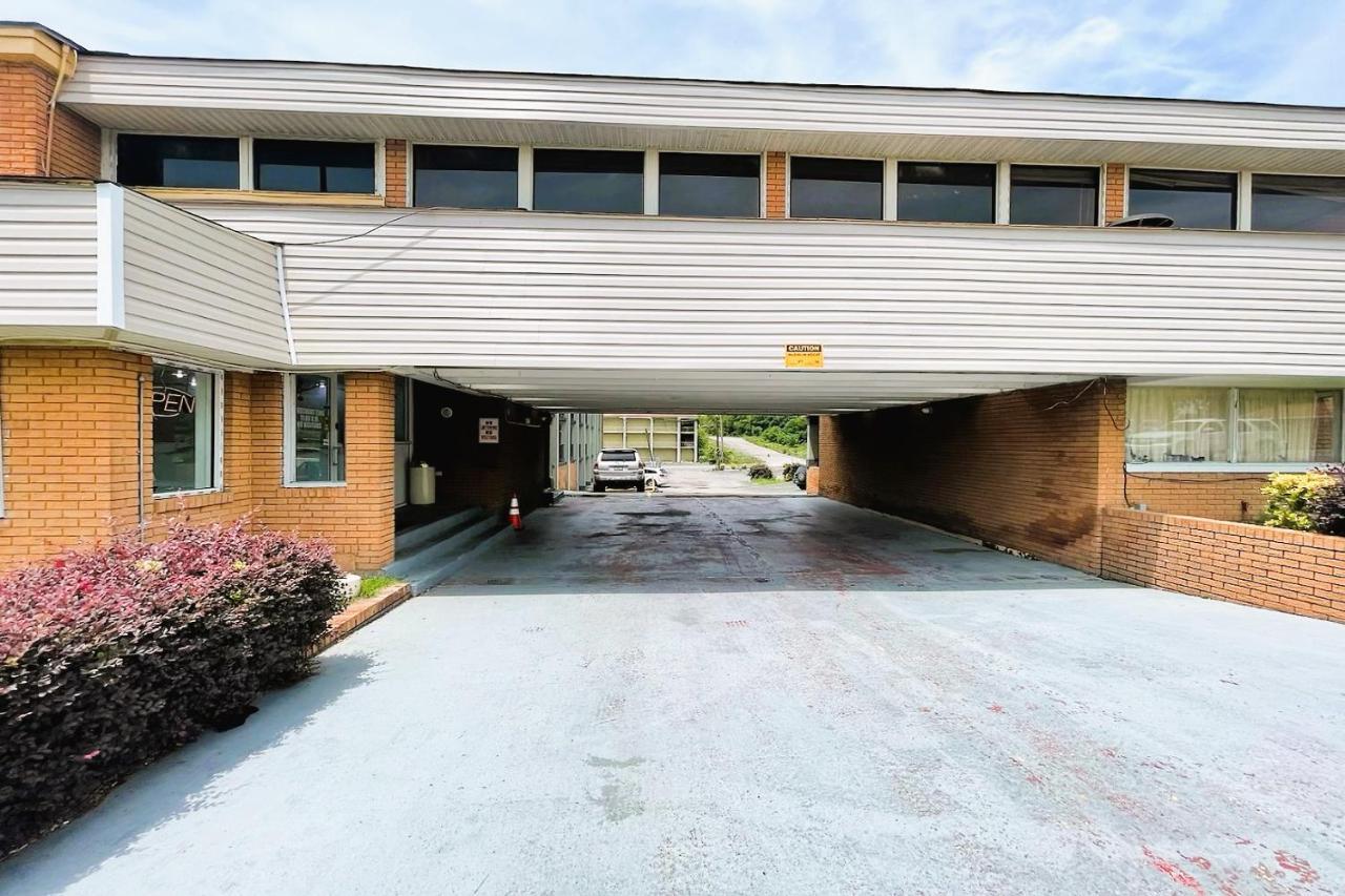 Palmetto Inn & Suites By Oyo Orangeburg Extérieur photo